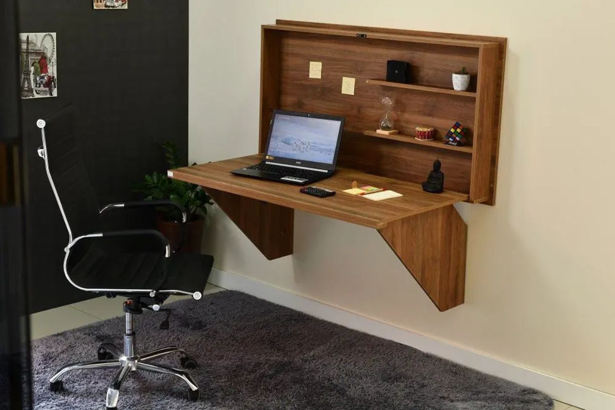 Home office em pouco espaço: mesa dobrável, nichos e acústica ...